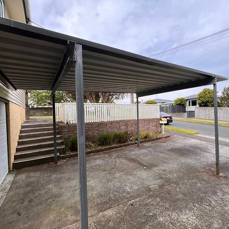 Hill View Abode Tawa Apartment Wellington Bagian luar foto