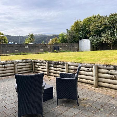 Hill View Abode Tawa Apartment Wellington Bagian luar foto