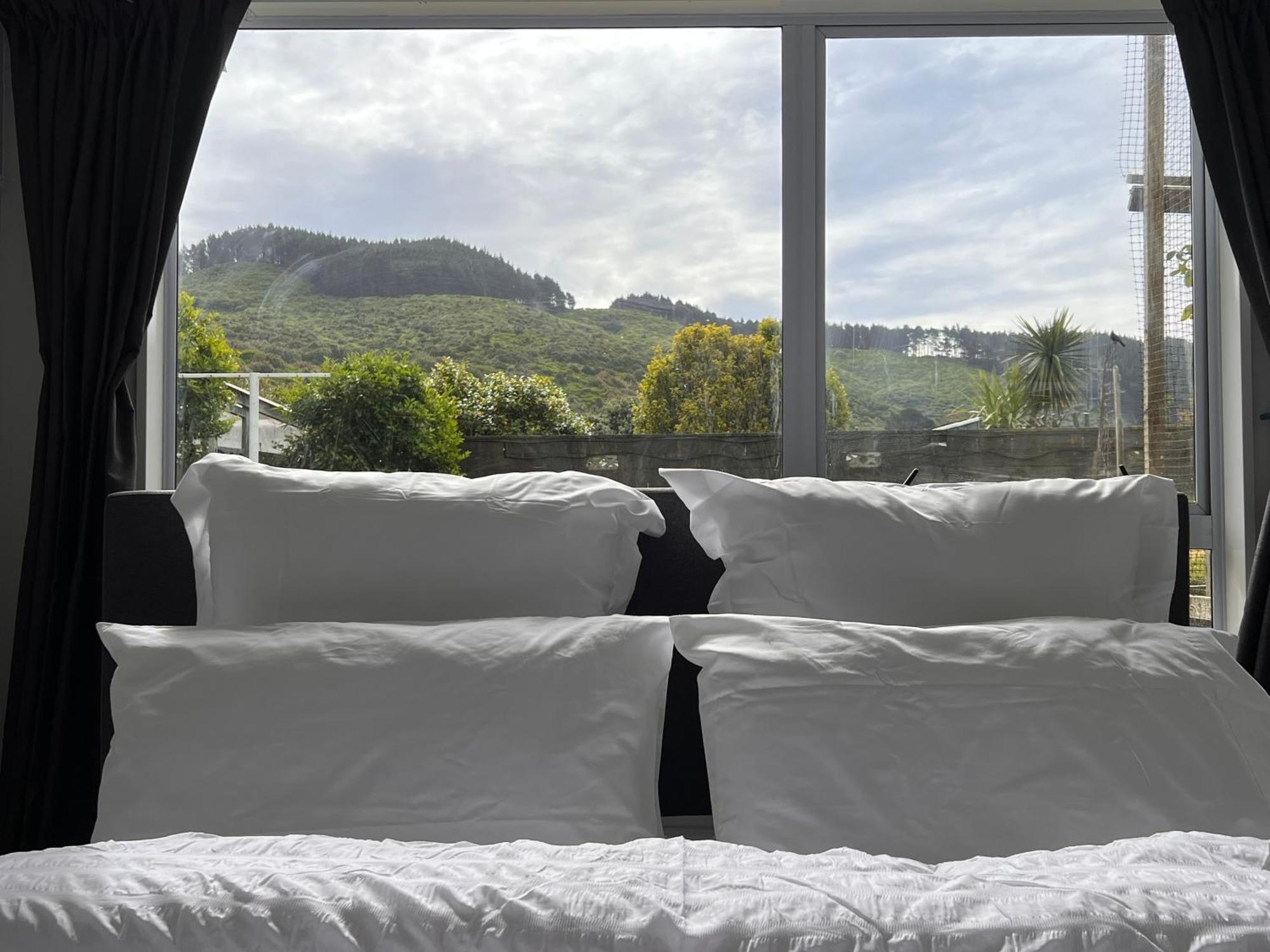 Hill View Abode Tawa Apartment Wellington Bagian luar foto