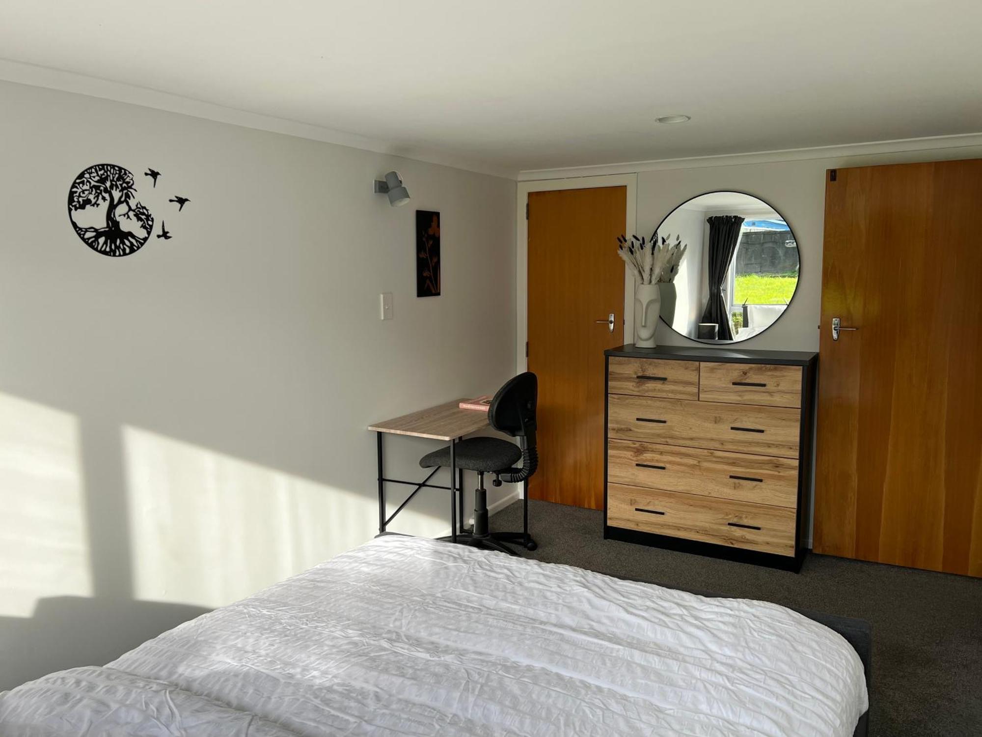 Hill View Abode Tawa Apartment Wellington Bagian luar foto