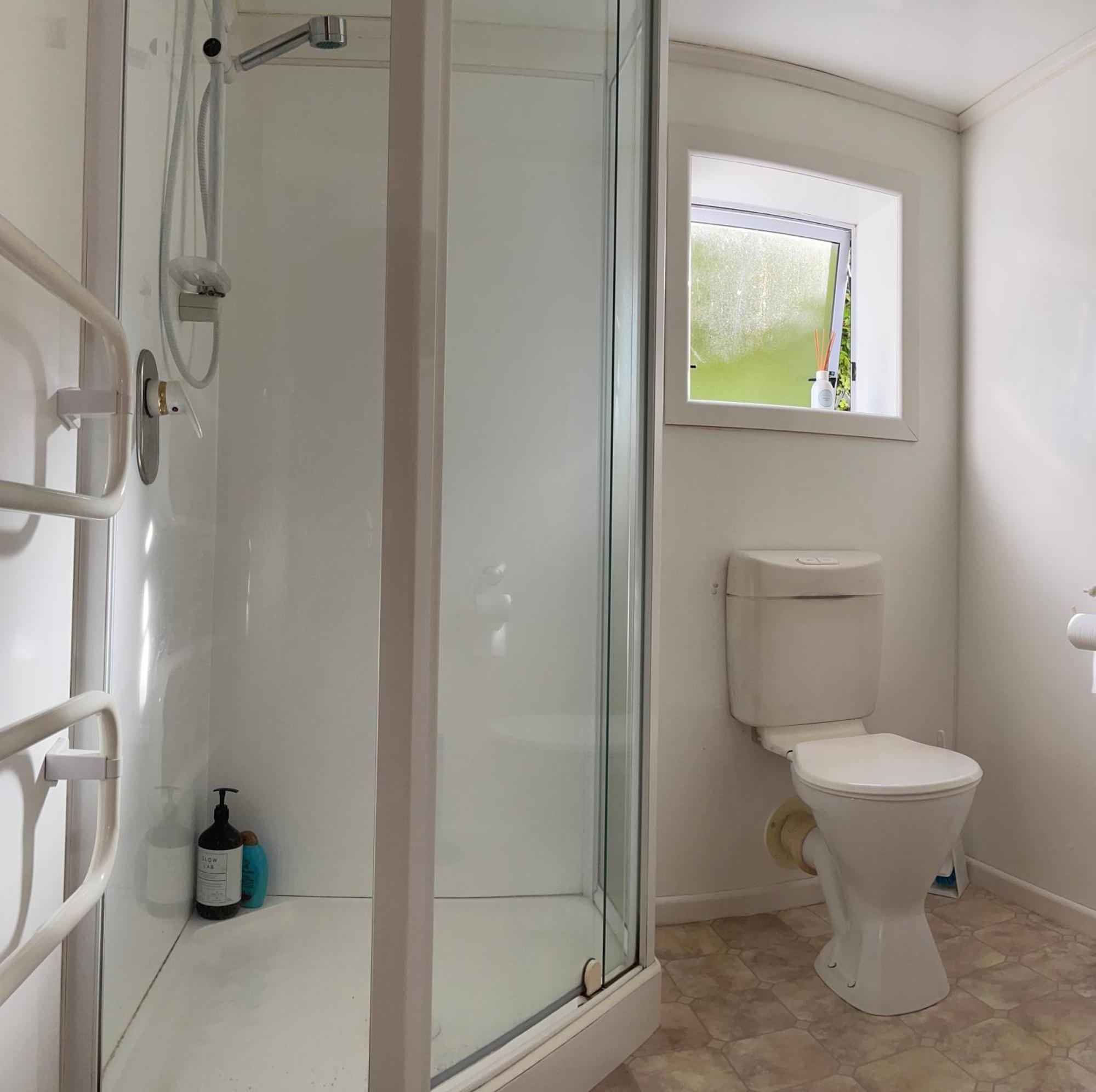 Hill View Abode Tawa Apartment Wellington Bagian luar foto